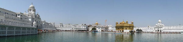 golden-temple-amritsar-panoramic-photo